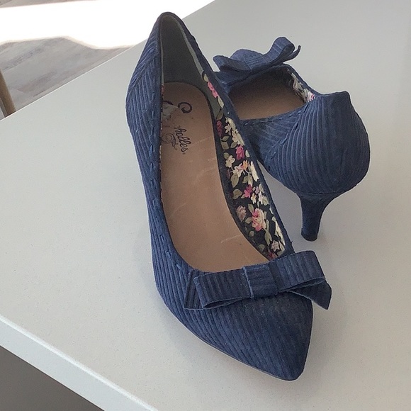 Seychelles Shoes - Seychelles blue corduroy heels